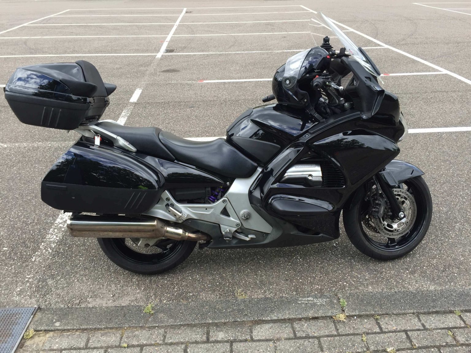 Motorrijlessen Almere met ervaren KNMV-gecertificeerde instructeur op de motor